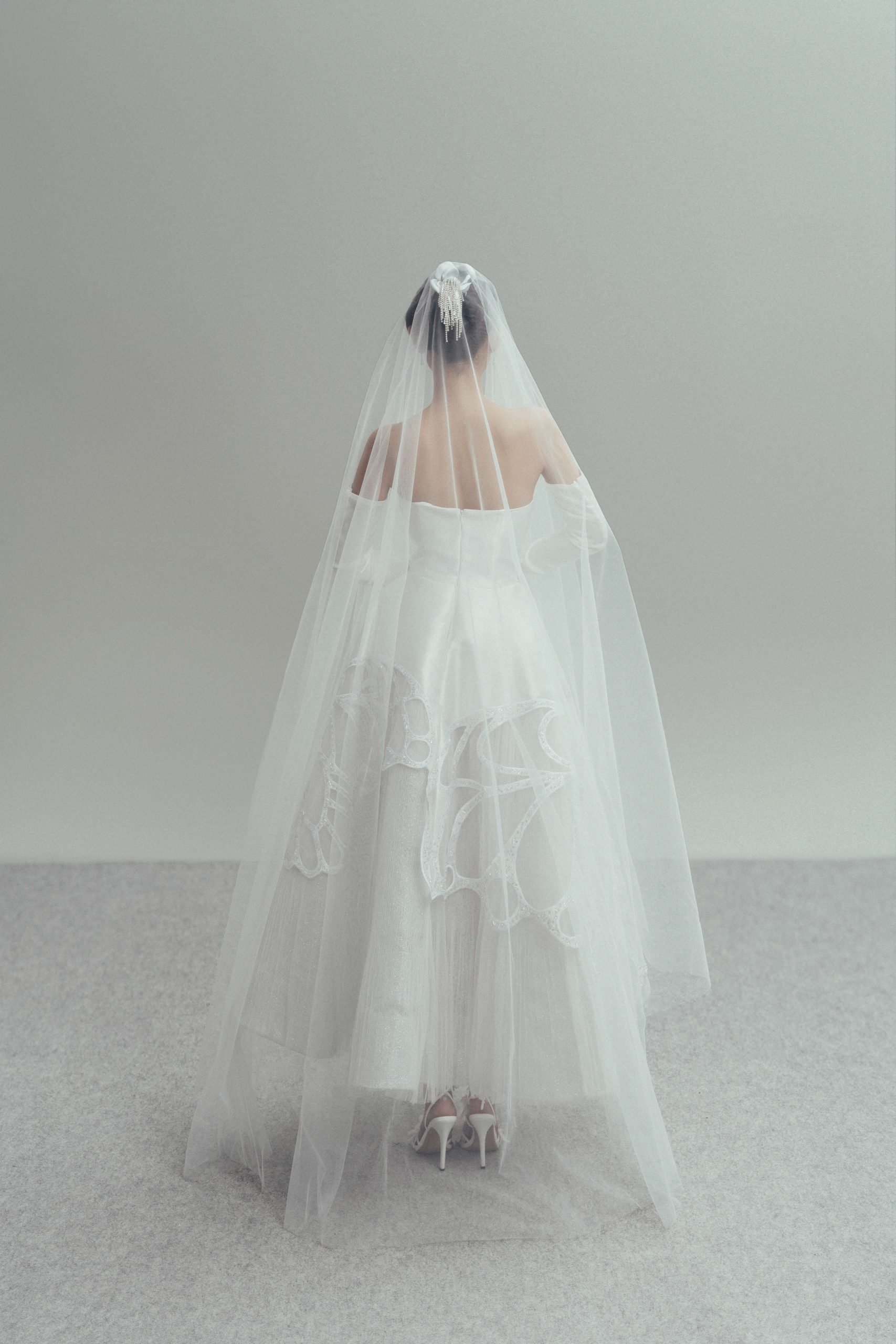 ROUND VEIL