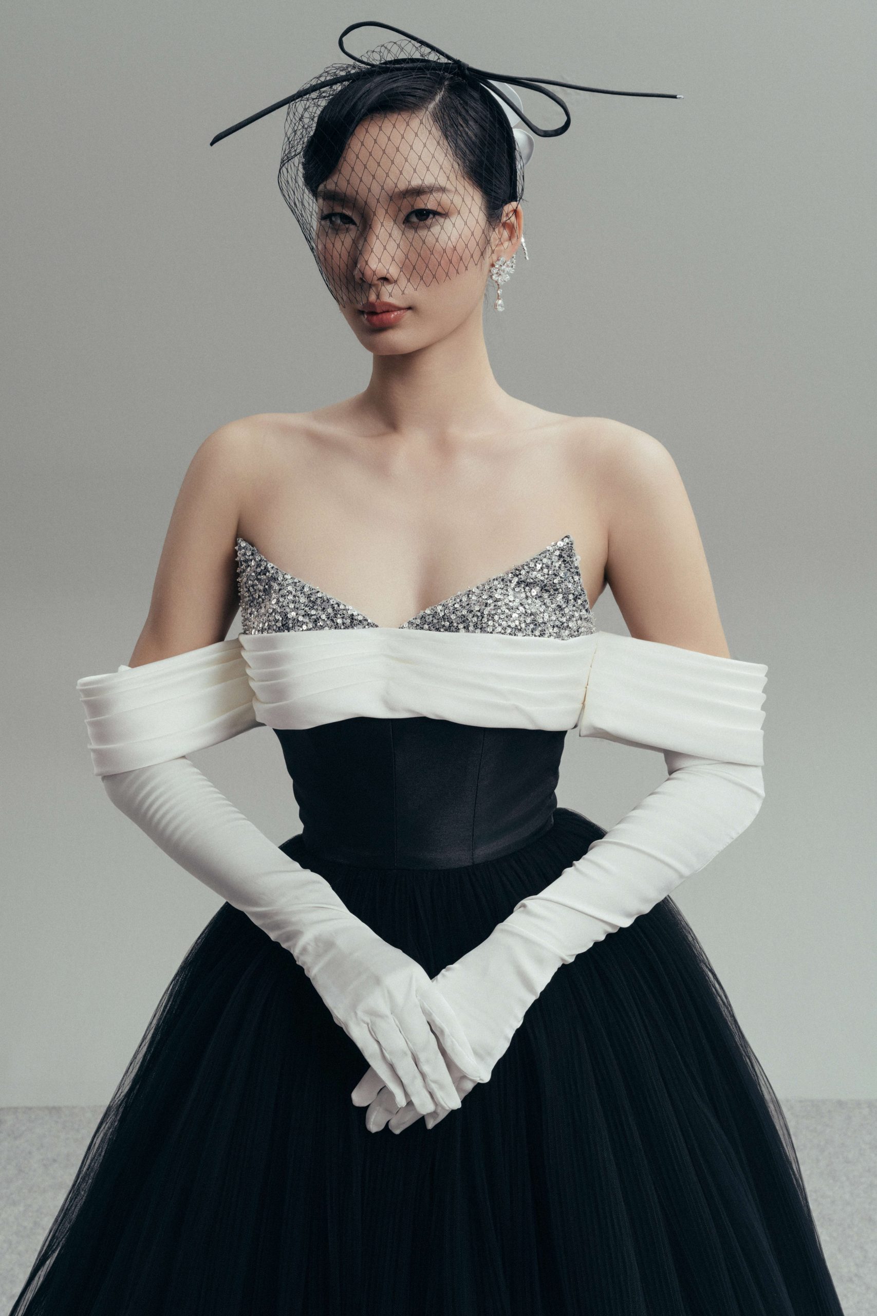 LONG SILK GLOVES