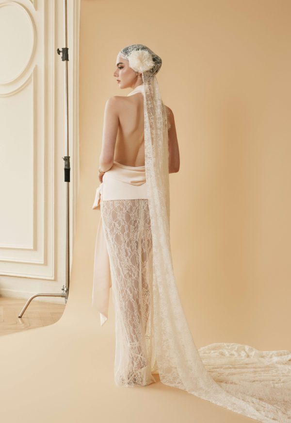 LACE HEAD-COVERING VEIL