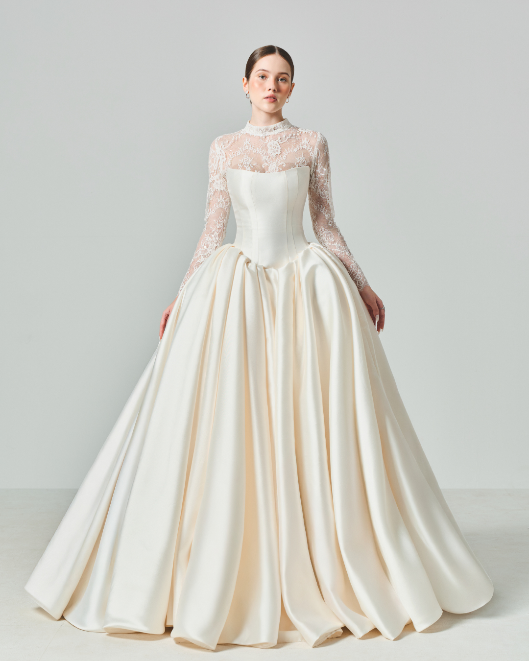 REGALIA LACE GOWN