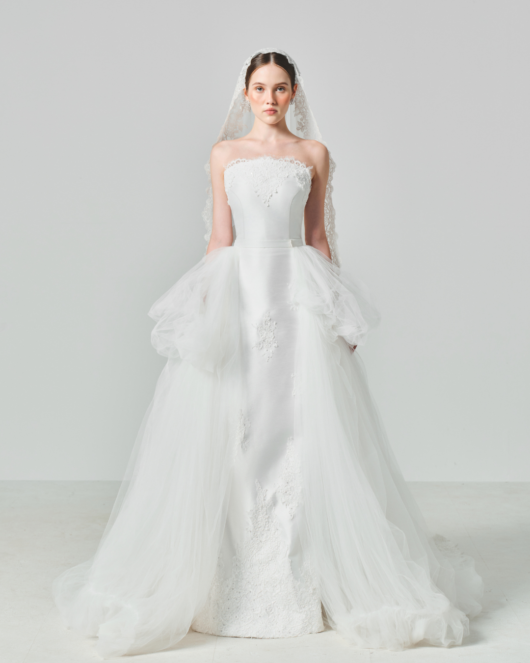 VIVIENNE LACE DRESS