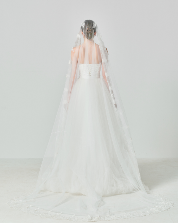 BEADED EDGE BRIDAL VEIL - Image 4
