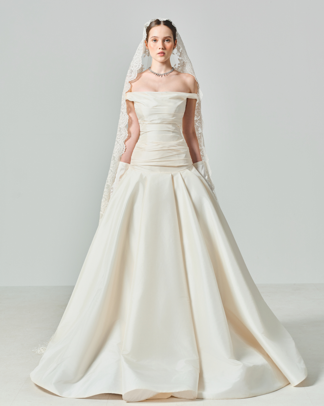 LUMINARA GOWN