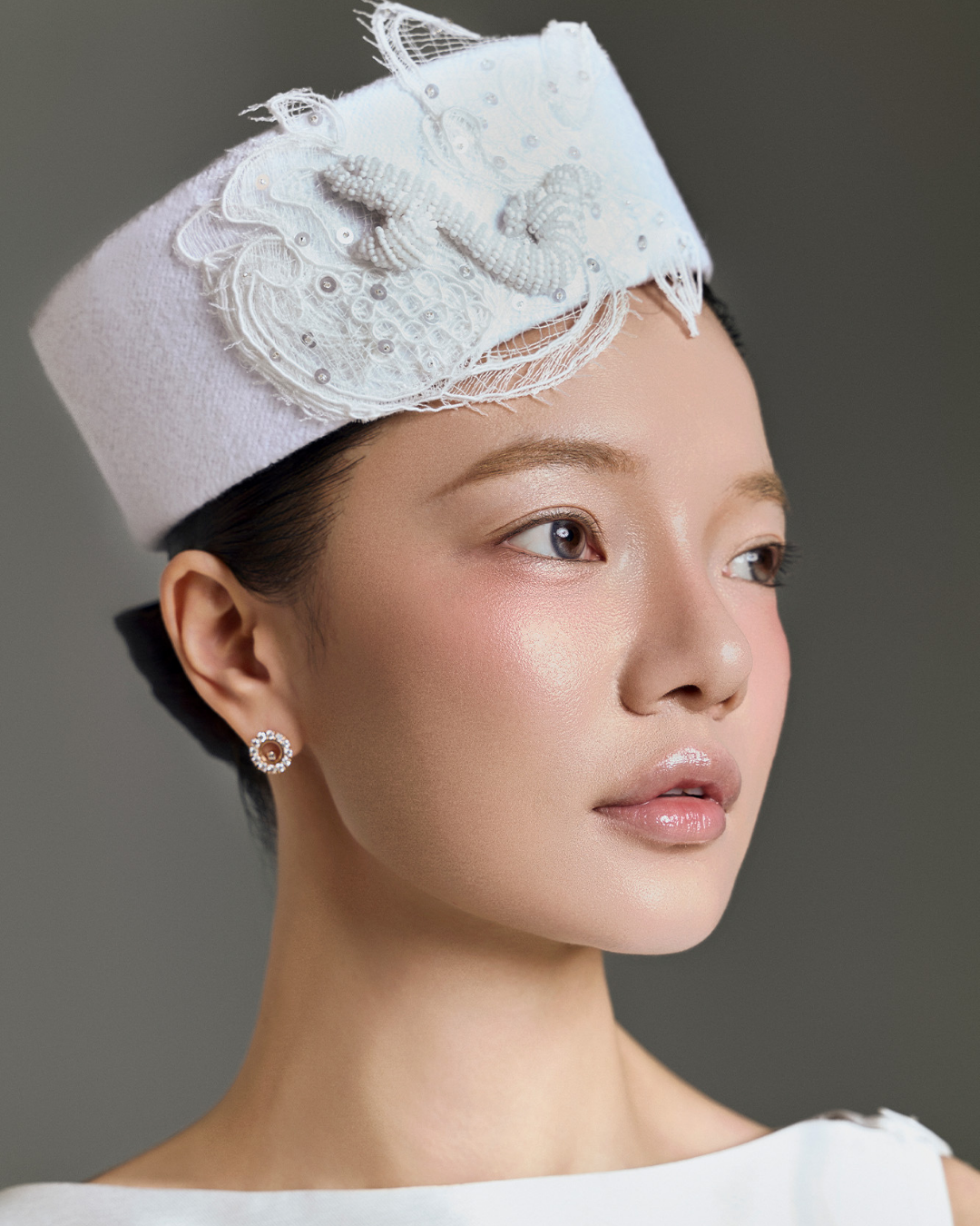 IVORY CROWN HAT