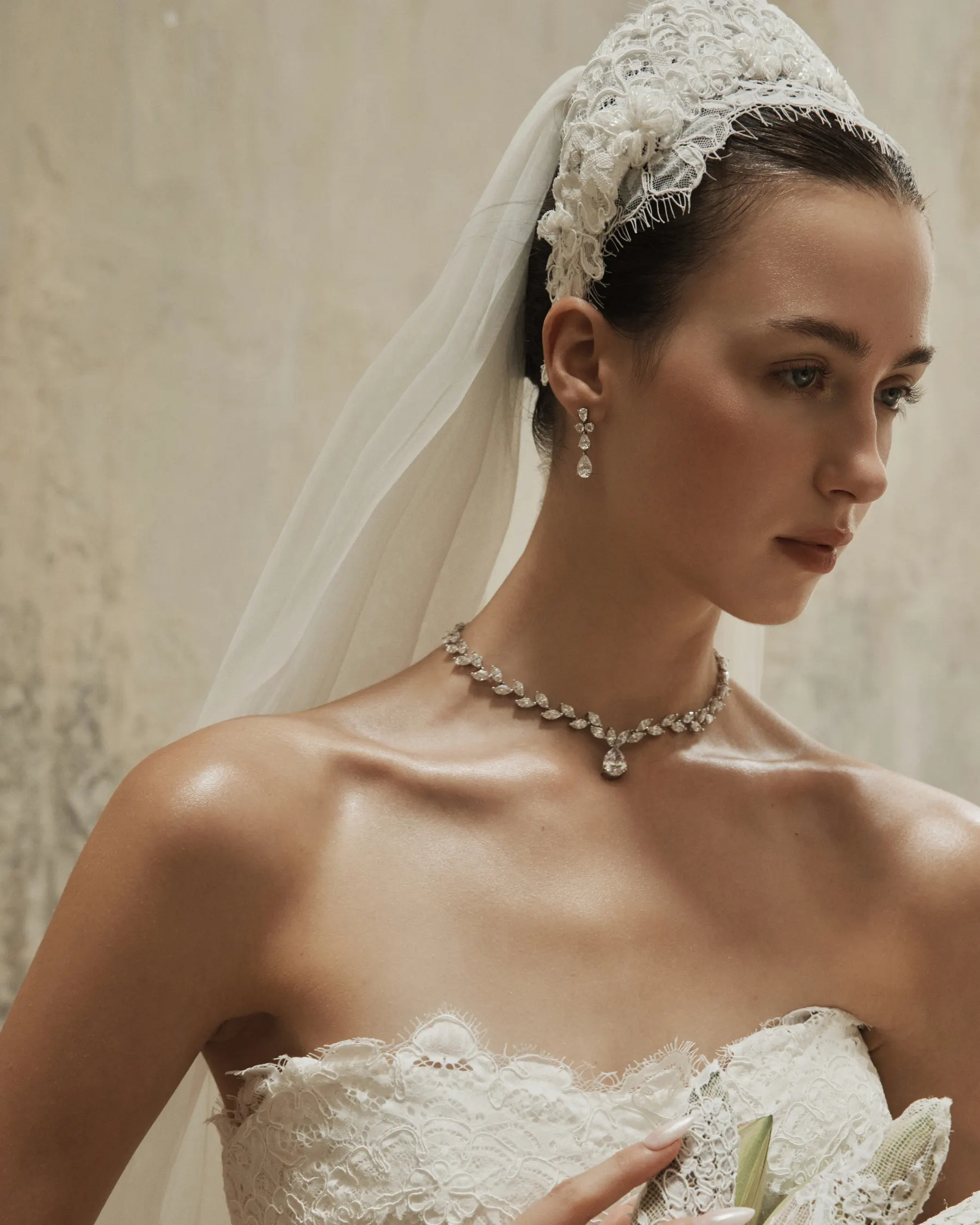 ROMANCE CROWN VEIL