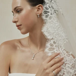 SACRED LACE VEIL
